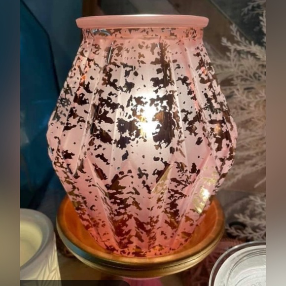 Retired Scentsy mirrored rose warmer NIB - Picture 3 of 4